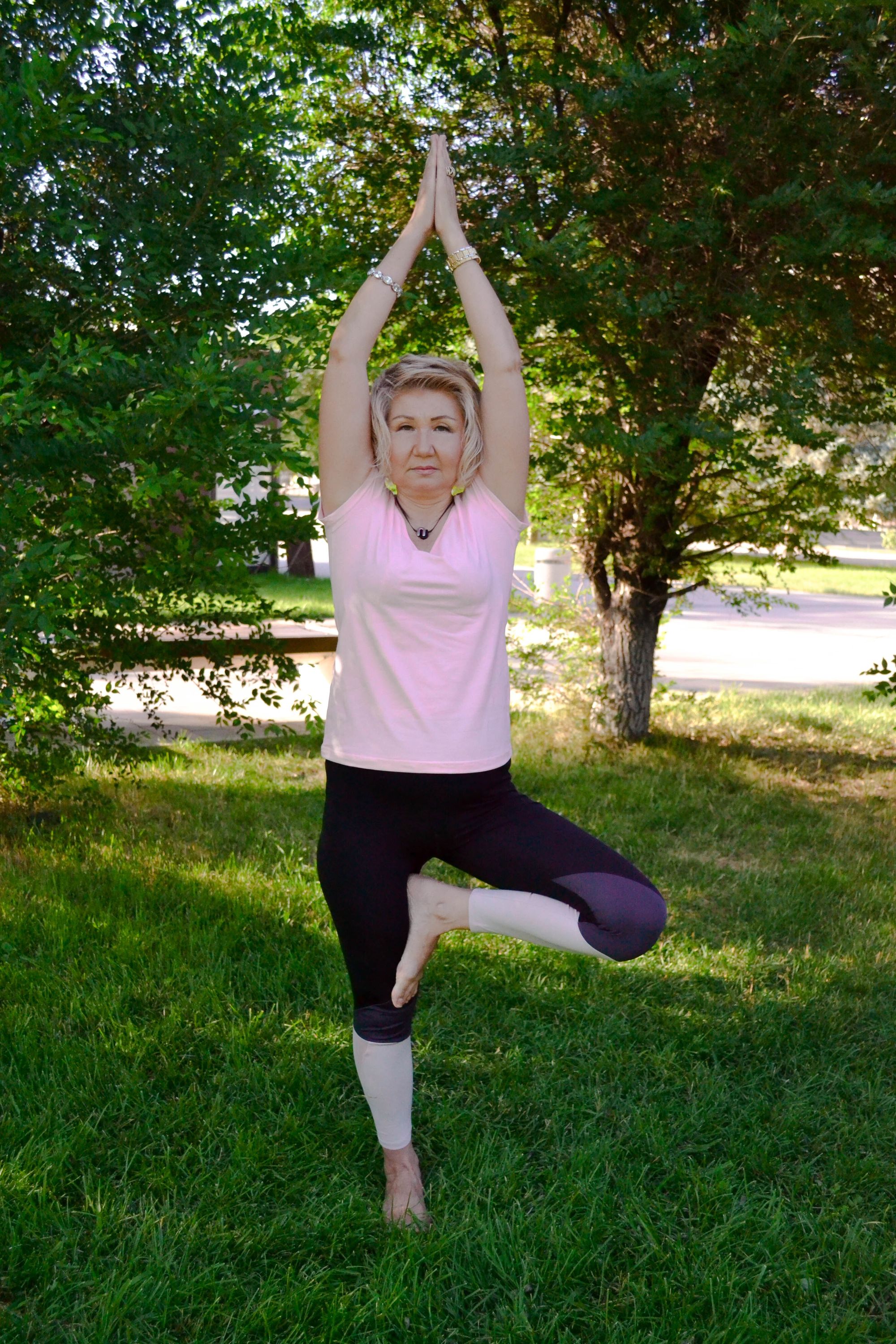 Good morning yoga images: Best morning yoga routine for beginners to lose weight in 7 days through tree pose