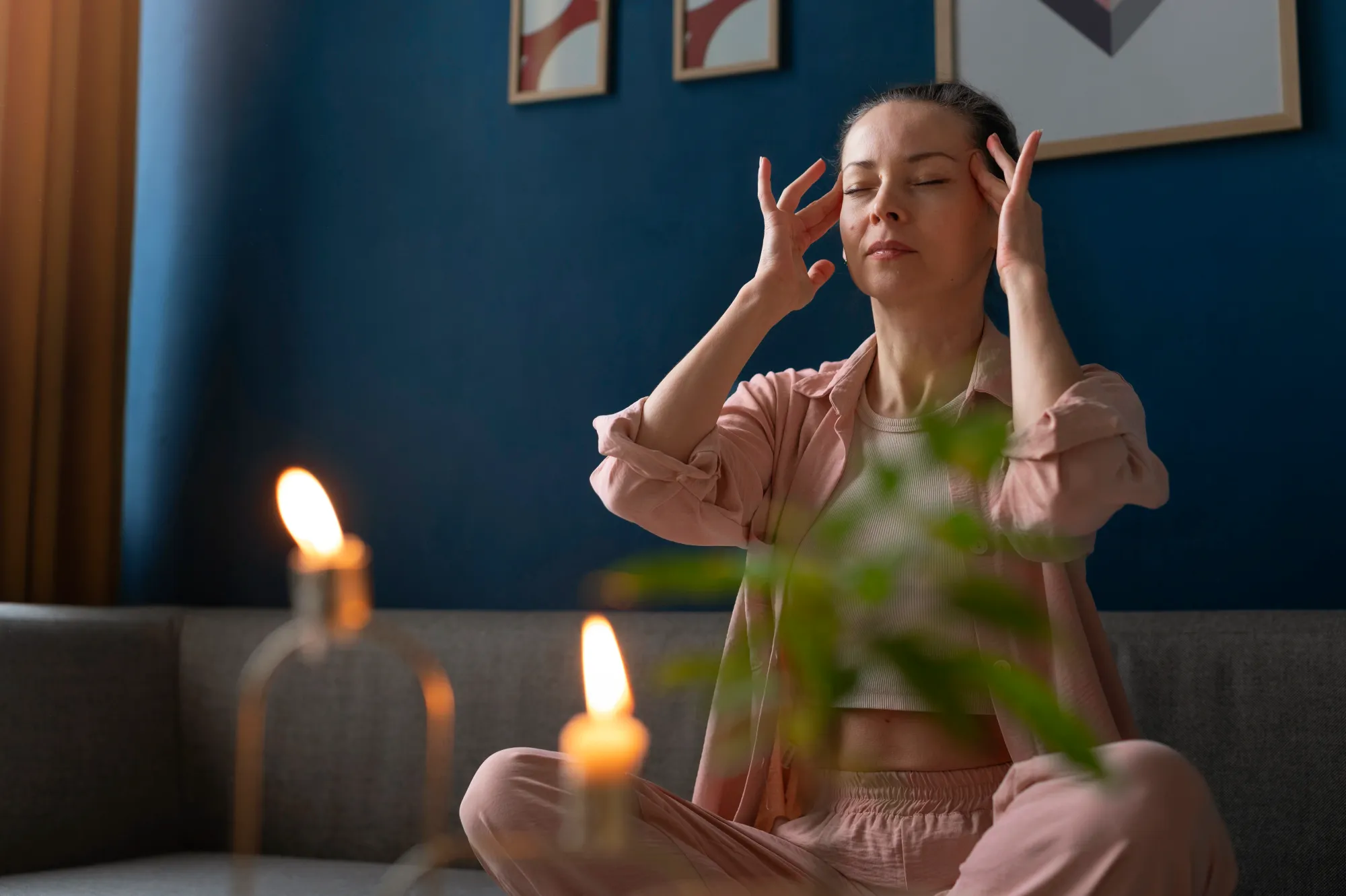 Woman practicing mindfulness to get meditation benefits for brain