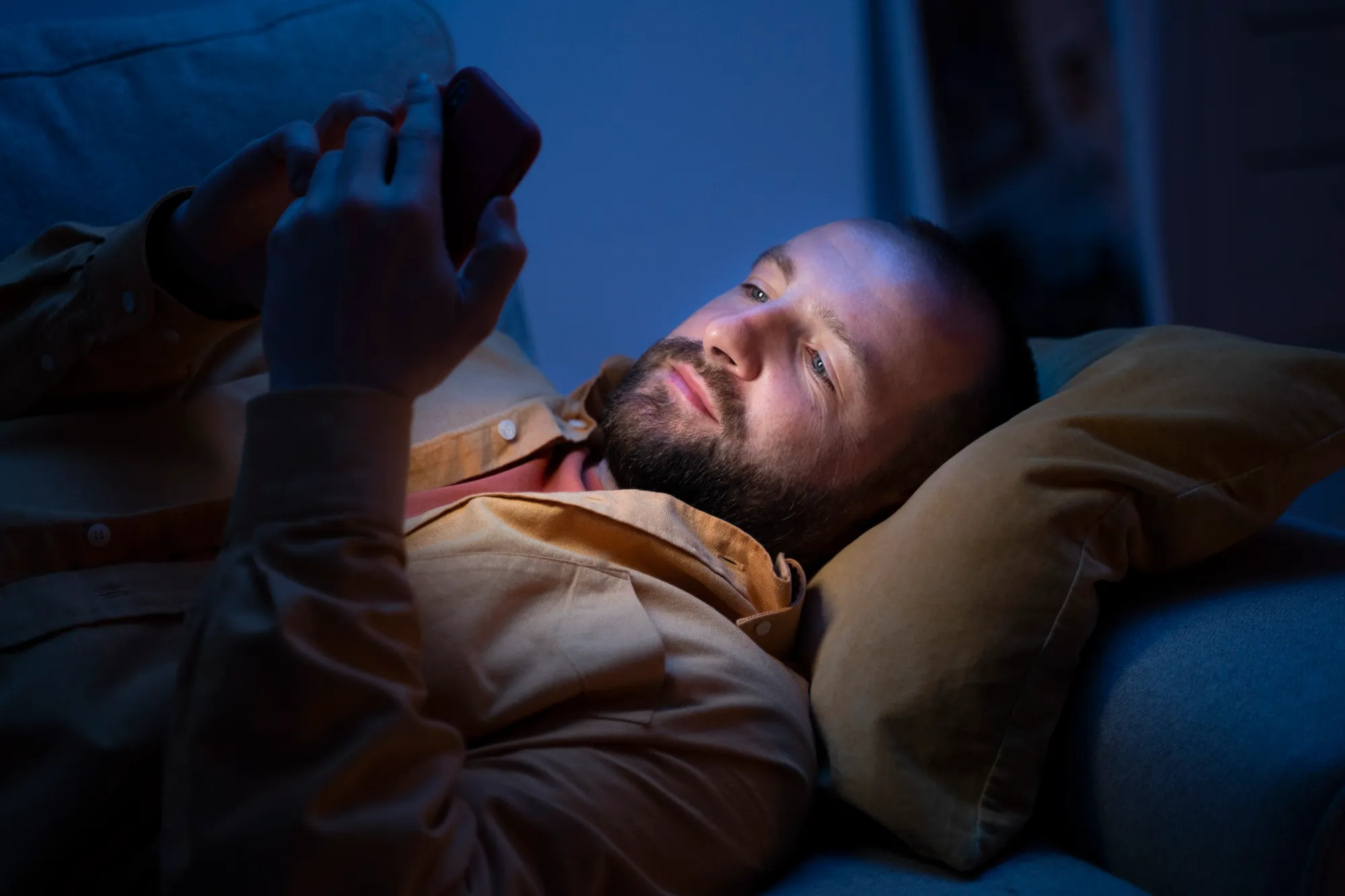 Mobile off before sleep or not?