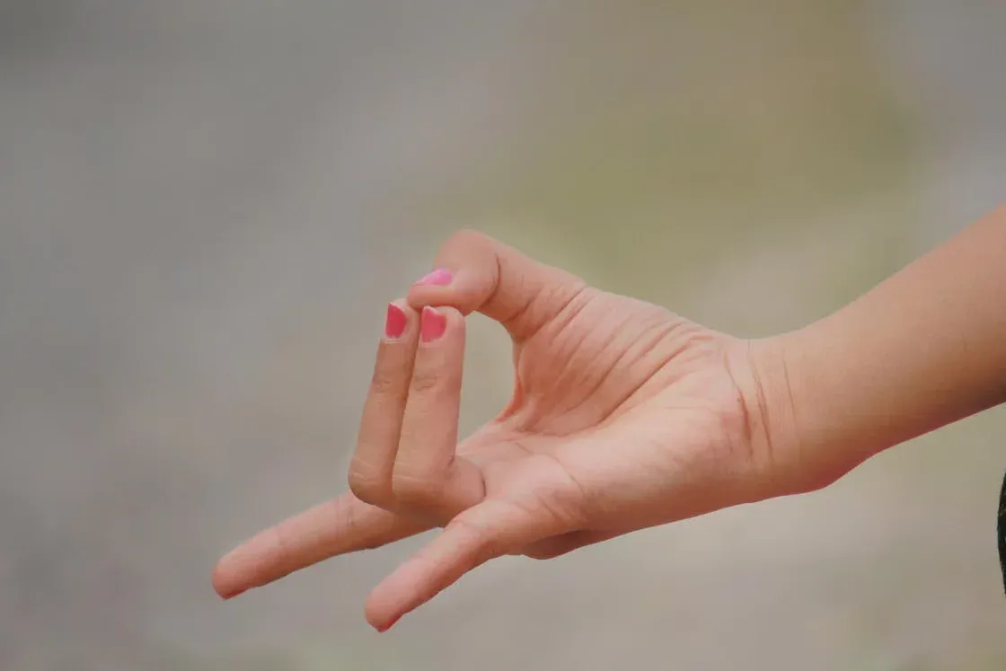 Apana mudra, power hand mudra for digestive health